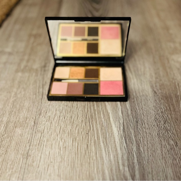 Jouer Metamorphosis Face & Eye Palette - Picture 4 of 10